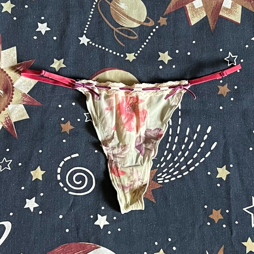 FREE Vintage G-String Small